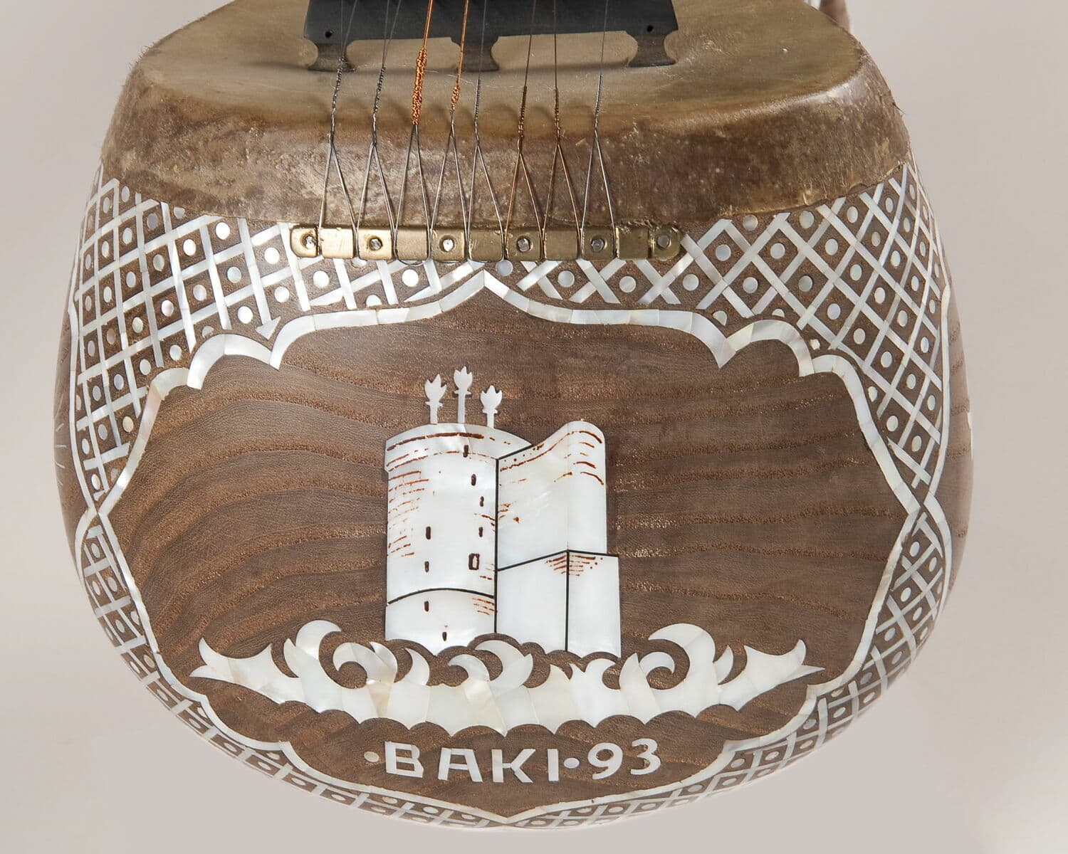 Sədəflə bəzədilmiş tar — Nizaminin Xəmsəsi